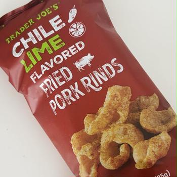 Trader Joe’s Chile Lime Flavored Fried Pork Rinds　トレーダージョーズ　チリライムポークリンド