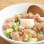 食宣伝com.　塩トマトのマグロとアボカドの温玉丼