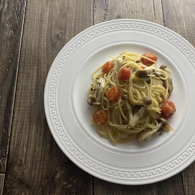 しめじとミニトマトのアンチョビパスタ