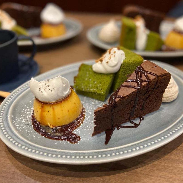 各務原カフェでおやつプレートと。今日は久々に♡