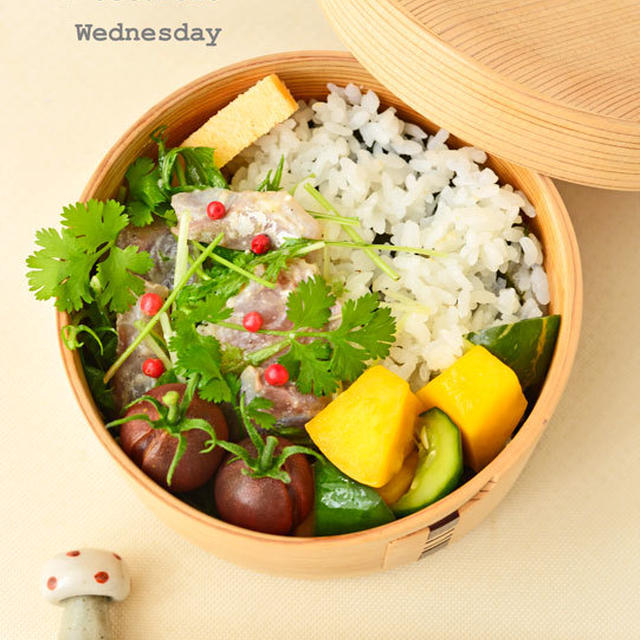 １０月９日　金曜日　水菜と香菜のお造りサラダ