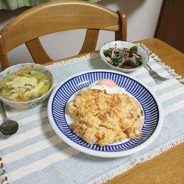 ナシゴレン風焼き飯と海草入り春雨サラダととろけるチーズ入りマカロニスープでうちごはん（レシピ付）