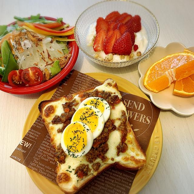 残り物で豪華トースト