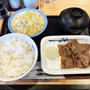 カルビ焼肉定食を食べる 〜松屋〜