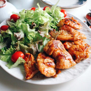 クックパッドニュースに掲載　鶏むね肉のガリポン焼き献立　にんにく×ポン酢がうまい！
