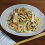 【食感と旨み楽しむ秋のパスタ】ベーコンと4種のキノコ れんこんのバター醤油パスタ
