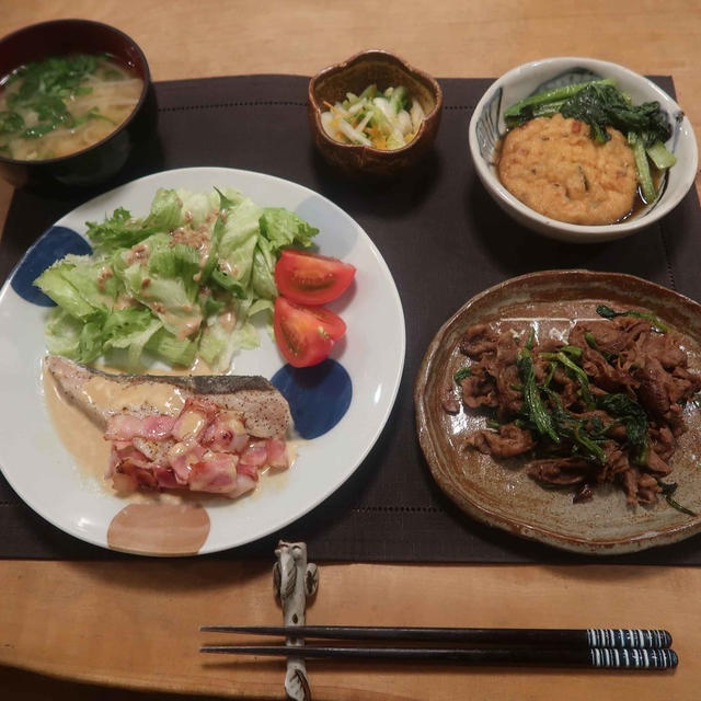タラとベーコンのマヨしょうゆと牛肉炒めの晩ご飯と　多肉ちゃん♪