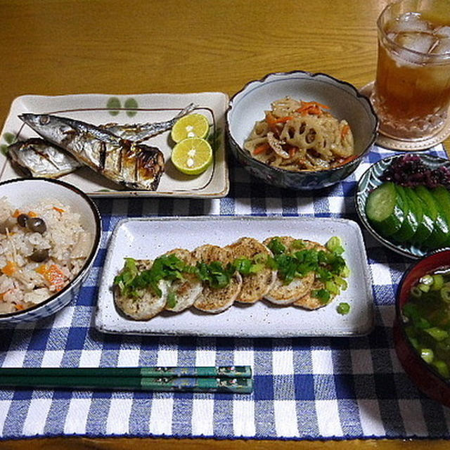 【夕食】炊き込みごはん・さんまの塩焼き・れんこんのきんぴら…