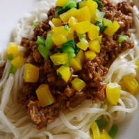 だし×オイルで、汁なし担々麺風
