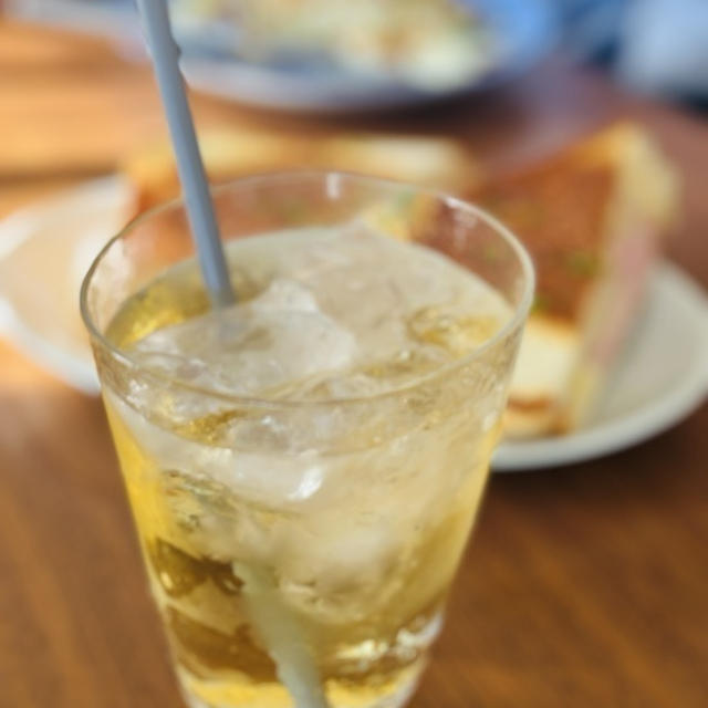 朝食はロスティとグリルドチーズ