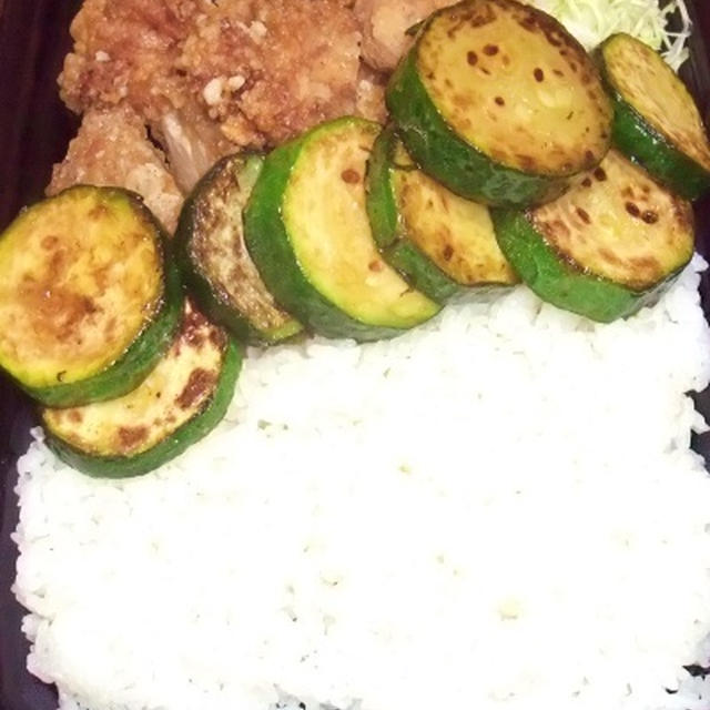 ローソンの街角弁当半額　鶏の唐揚げとカツカレー