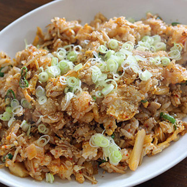 昼ご飯に「キムチチャーハン」