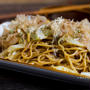 簡単に美味しく焼きそばを作る方法【休日ごはんに】
