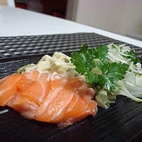 ノルウェー・サーモン、セロリとヨーグルトのソース添え、豆腐ステーキのジェノベーゼソース和え（Norwegian Salmon Sashimi with Yogurt and Celery Sauce, Tofu Steak with Pesto Genovese）