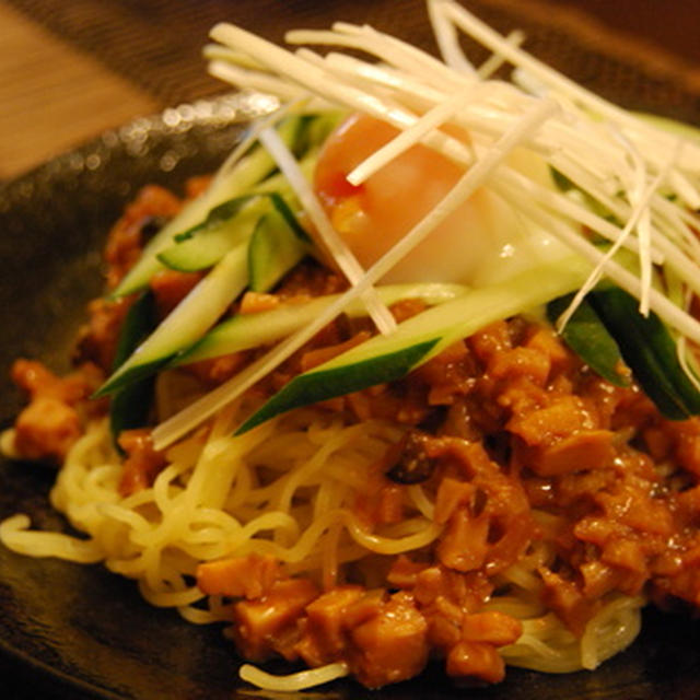 テンペの肉味噌風ジャージャー麺