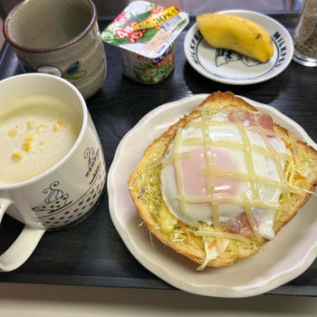 2025.2.6☆お家パンのっけ焼き&梅ごはん❣️ﾃﾞｽ。