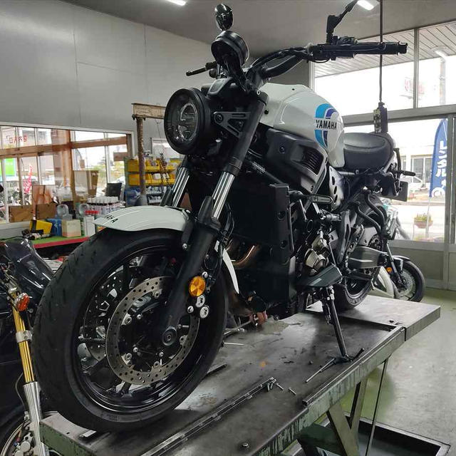 バイク日記、XSR700にサイドスライダーを取り付けました。バイクの転倒ダメージ低減