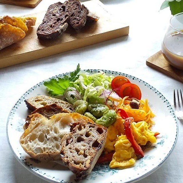 「stock」のパンと野菜たっぷりのワンプレート ＆ おやつの時間♪