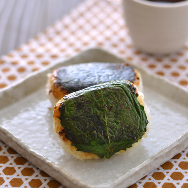 大人のチーむす-柚子胡椒みその焼き大葉おむすび。と昨日の晩ごはんはレモン鶏。