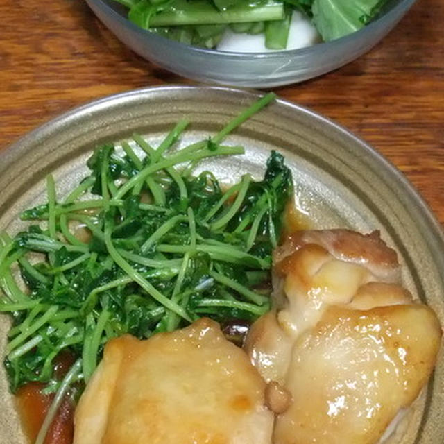 鶏の照り焼きと豆苗のナンプラー炒めとかぶのサラダ