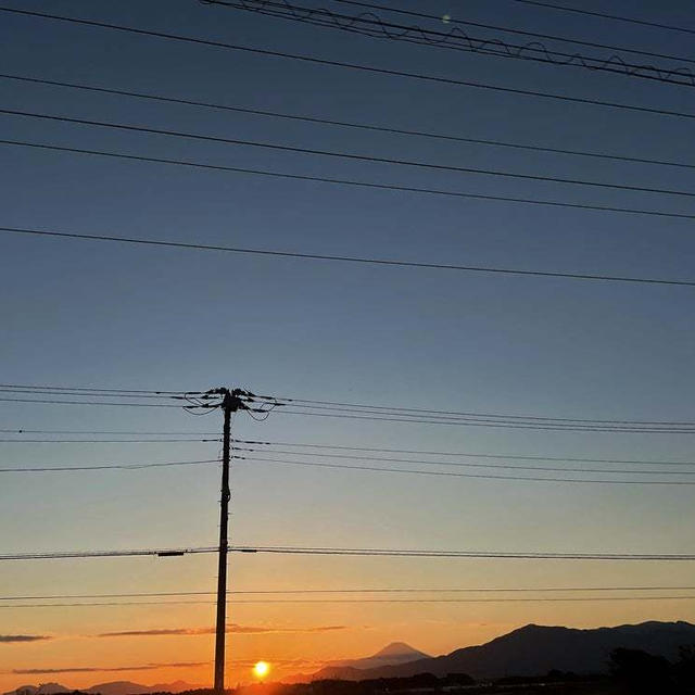 COSTCOと落日 〜夕暮れ時の秋空〜