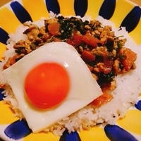 味つけこれ１本！野菜たっぷりガパオライス♪