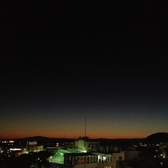12月 17時の空