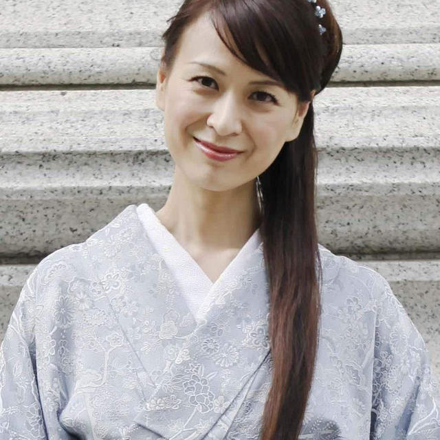 「ユーハイム」のモンブラン・→2枚め断面)中央にコロンとメレンゲが入っているのが特徴的...