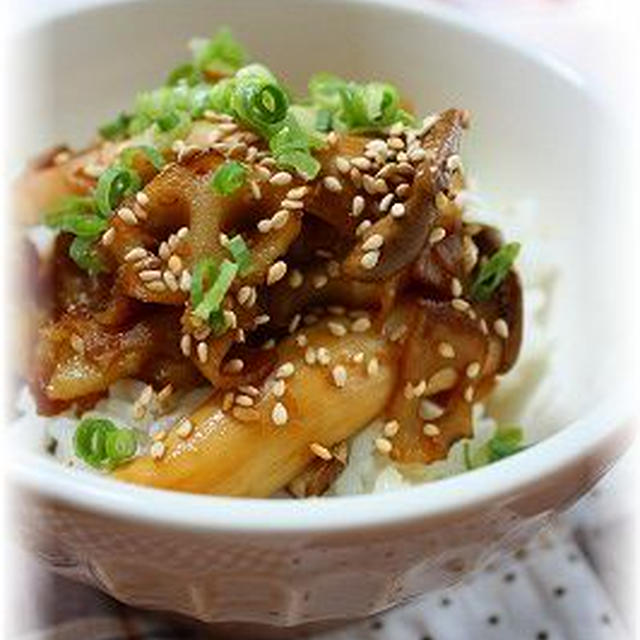 甘辛蓮根きのこ丼　と朝御飯。