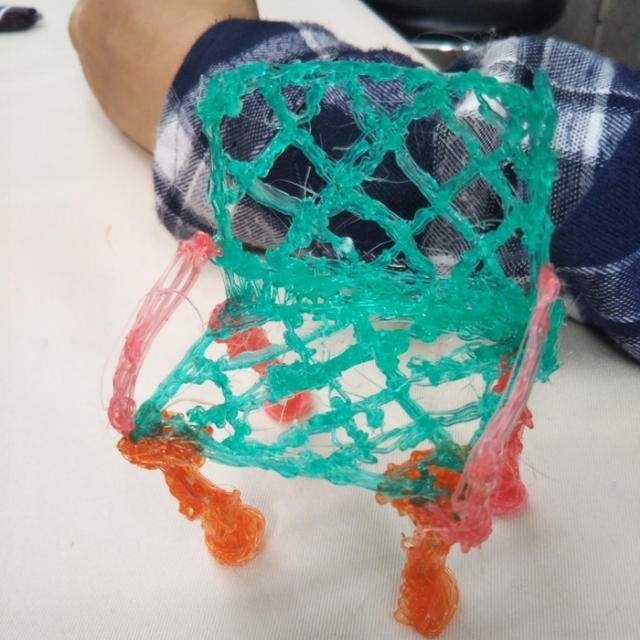 東急ハンズ☆3次元に描ける3Dペンでミニチュアチェアをつくろう