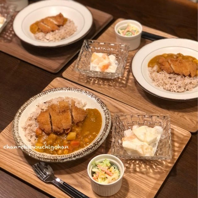 カレーの日の献立。と キッチン用品。