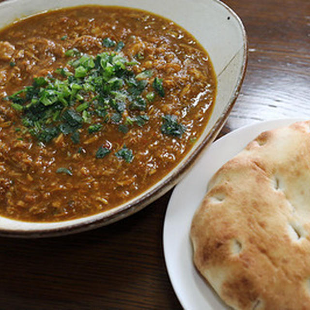 昼は冷凍庫にあったカレーとフォッカッチャ
