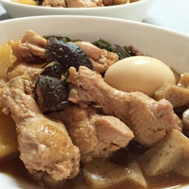 鶏手羽元・大根の煮物＆い〜い感じに育ってくれてるミニトマト♪