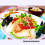 ピリ辛海鮮丼と100円アロマウォーター。