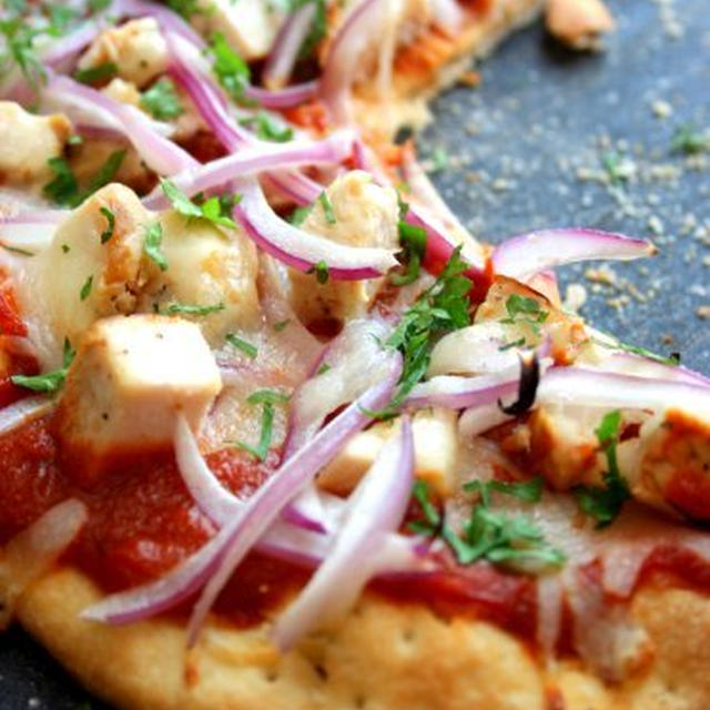 Chicken Pizza with Curried Tomato Sauceカレー風味トマトソースのチキンピザ
