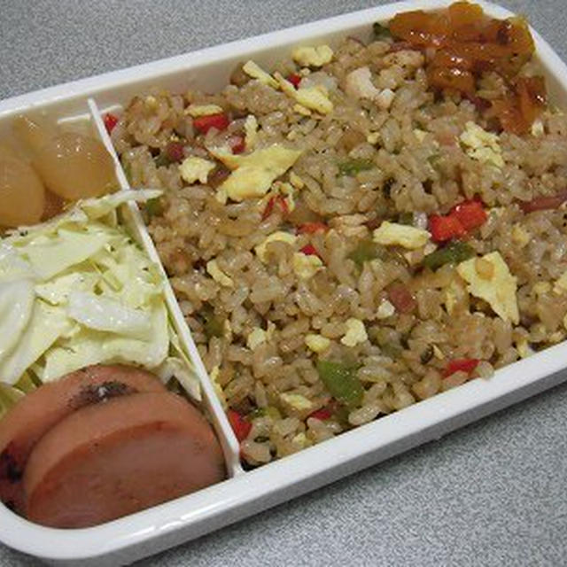 寝過ごした炒飯弁当