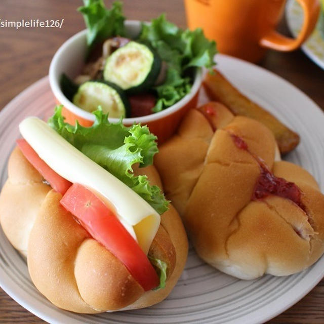 今朝の朝ごはん☆柔らかﾊﾟﾝとお弁当残りで朝ごはん