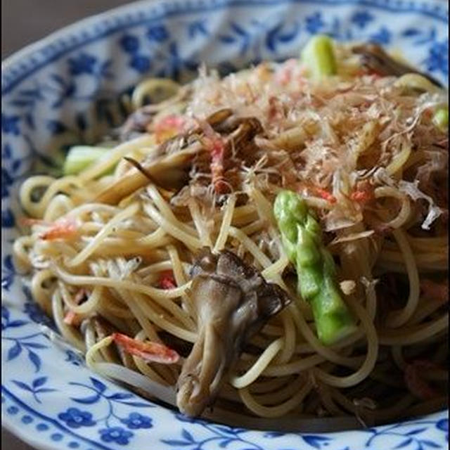 カリカリじゃこと舞茸の塩味パスタのレシピ。