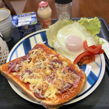 5.26【お家ごはん・朝】ピザトースト❣️ﾃﾞｽ。