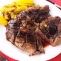 お肉を頬張る幸せ♪分厚い牛ステーキ