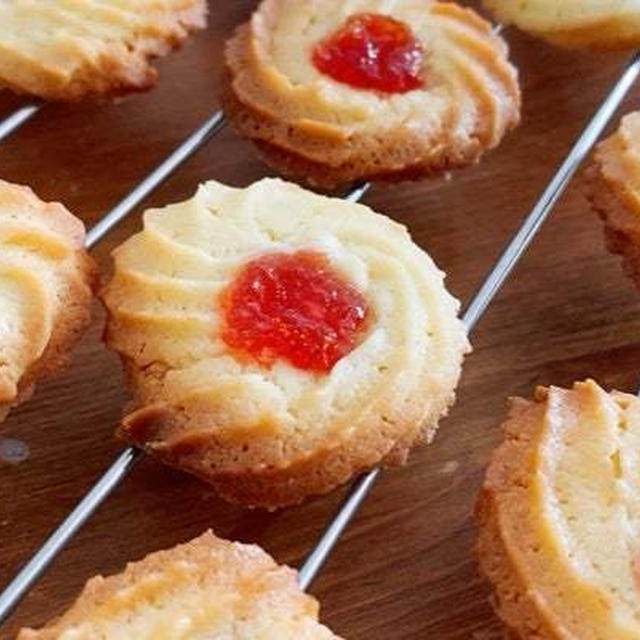 【高1のんちゃんお菓子作り】手作りさくらんぼジャム絞り出しクッキー