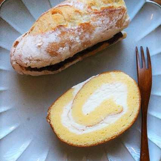ロールケーキと餡バターバケット
