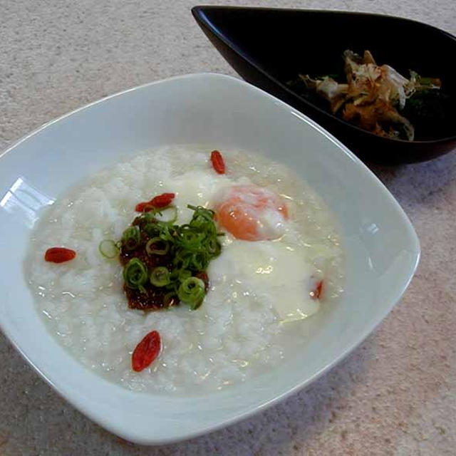 中華粥とほうれん草のお浸し