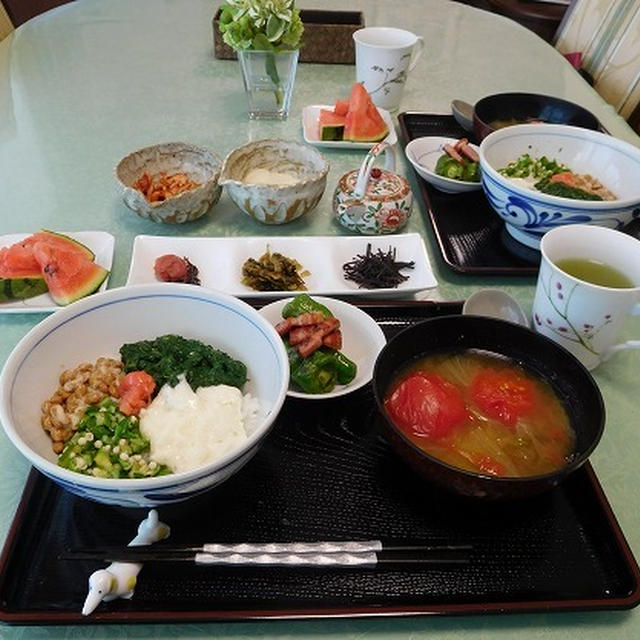 モロヘイヤとオクラとヤマイモのネバネバ丼