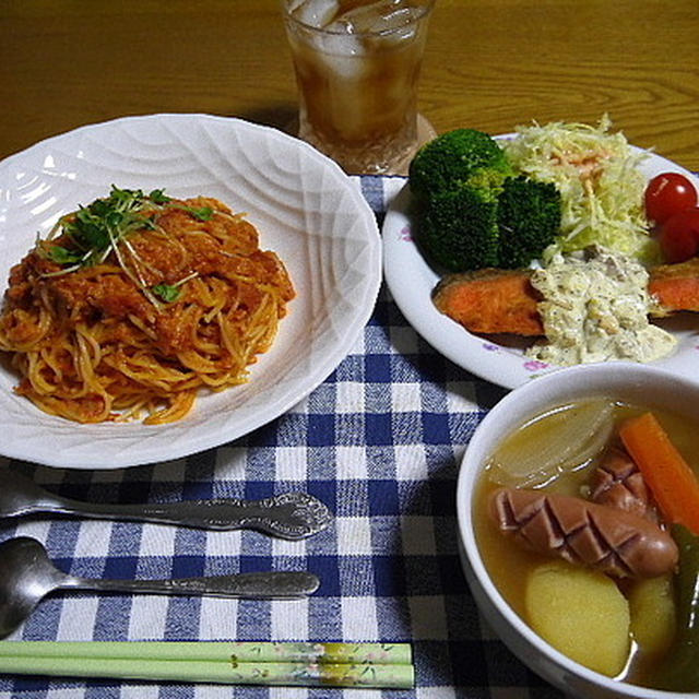 【夕食】鮭のムニエル・カニトマトクリームパスタ・ポトフ…