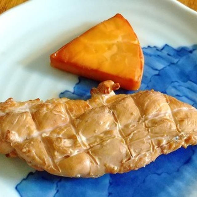 鶏ささ身肉とチーズをスモーク