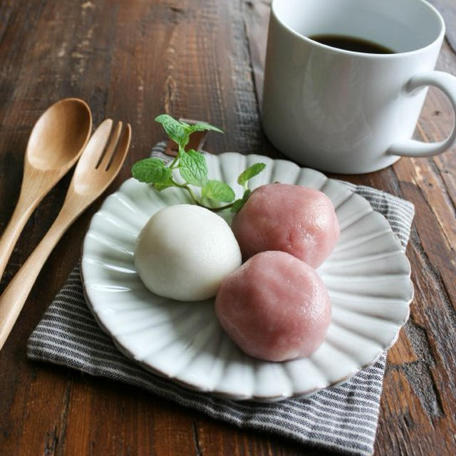 Raspberry Dango Ballsラズベリー団子