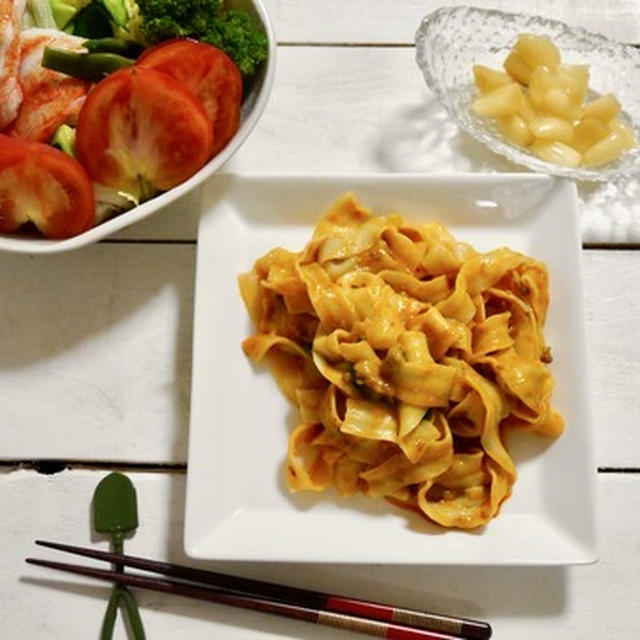 爽やかな辛さ マルハニチロ汁なし担々刀削麺