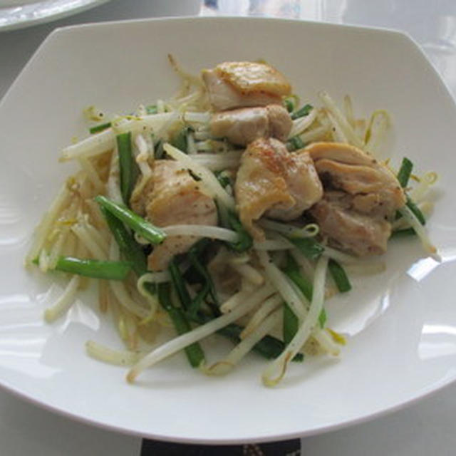 鶏肉ともやしの炒め物＆グリーンピースのオイル漬け★★★