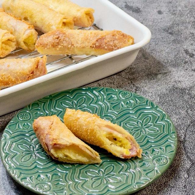 レンジでチンして揚げ焼きするだけ！簡単・手間なし！ベーコンポテトチーズ春巻き